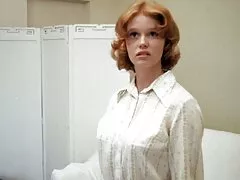 Jovens, sexo amador no motel fresco, quente e um homem