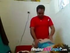 Jovem cadela video corno amador ripped uma sofá