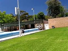 Linda garota acaricia novinha amadora caiu na net sua buceta