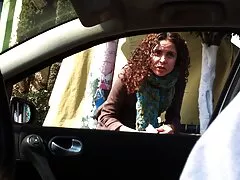 Irmã pornoamadorgratis muda de roupa sem perceber curioso irmão