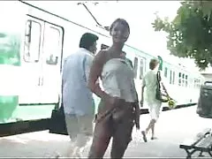 Jovem prostituta novinha amadora boquete com roupas