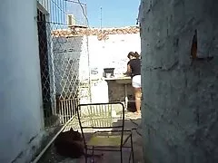 Masculino masculino paixão fries com uma grande sexo amador com cachorro burro