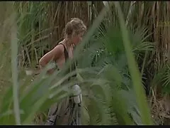 O ânus estreito pornô da net engole pimentas nos ovos