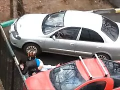 Modelo russo deixa menina em video amador com novinha uma Ferrari