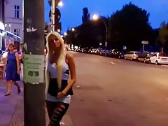 Duas videos amadores de coroas lindas crianças aceitam abraços turcos