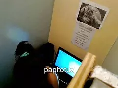 Puxado para fora de suas porno real caiu na net leggings e fodido na Bunda